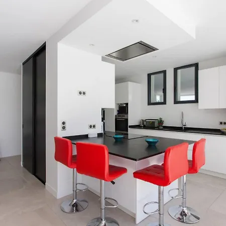 Contemporaine Avec Piscine - Face Au Golf - Plages A Pied *